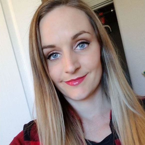 Meet your Posher, Misty - Picture 1 of 2